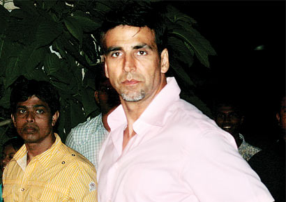 Akshay Kumar's a khiladi off screen too!